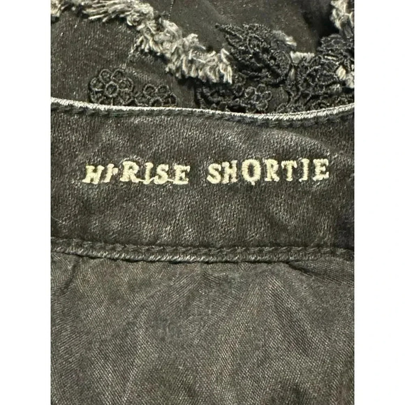 American Eagle Outfitters Size 4 Black Floral Embroidered Hi-Rise Shortie Shorts - Picture 6 of 6